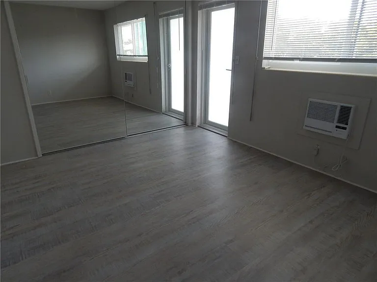 2841 NE 32nd St #29 — Photo 7