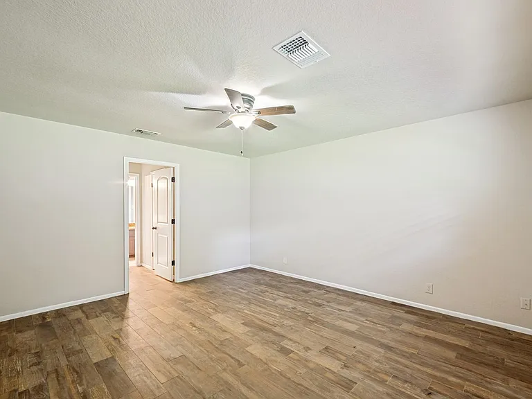 16115 Wolf Creek St — Photo 15