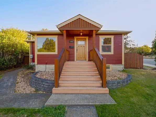1201 Pleasant St, Kamloops, BC V2C 3C2
