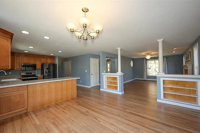 8 Graham Road - 1 — Photo 2