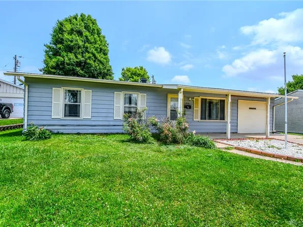 814 Bellows Dr, New Carlisle, OH 45344