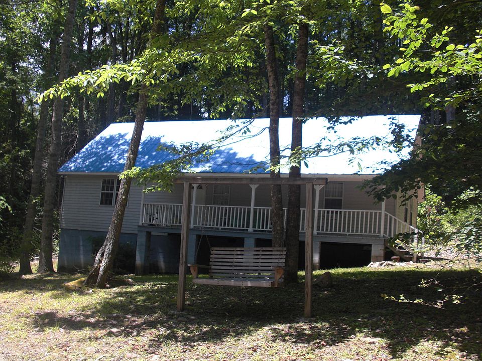 1st image of 929 Old Wood Ln