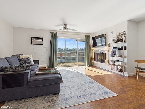 2nd image of 4250 Saratoga Ave APT 301