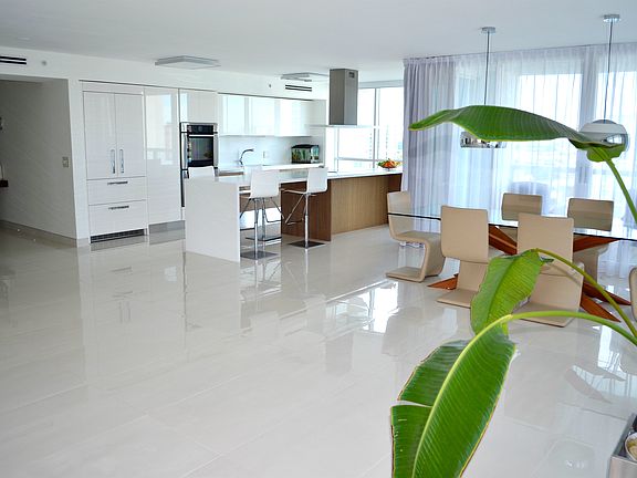 3rd image of 16400 Collins Ave APT 1941