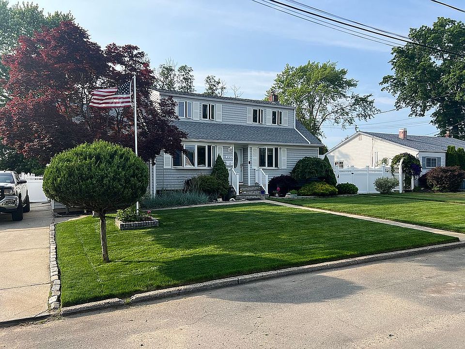 2nd image of 205 Farmers Ave