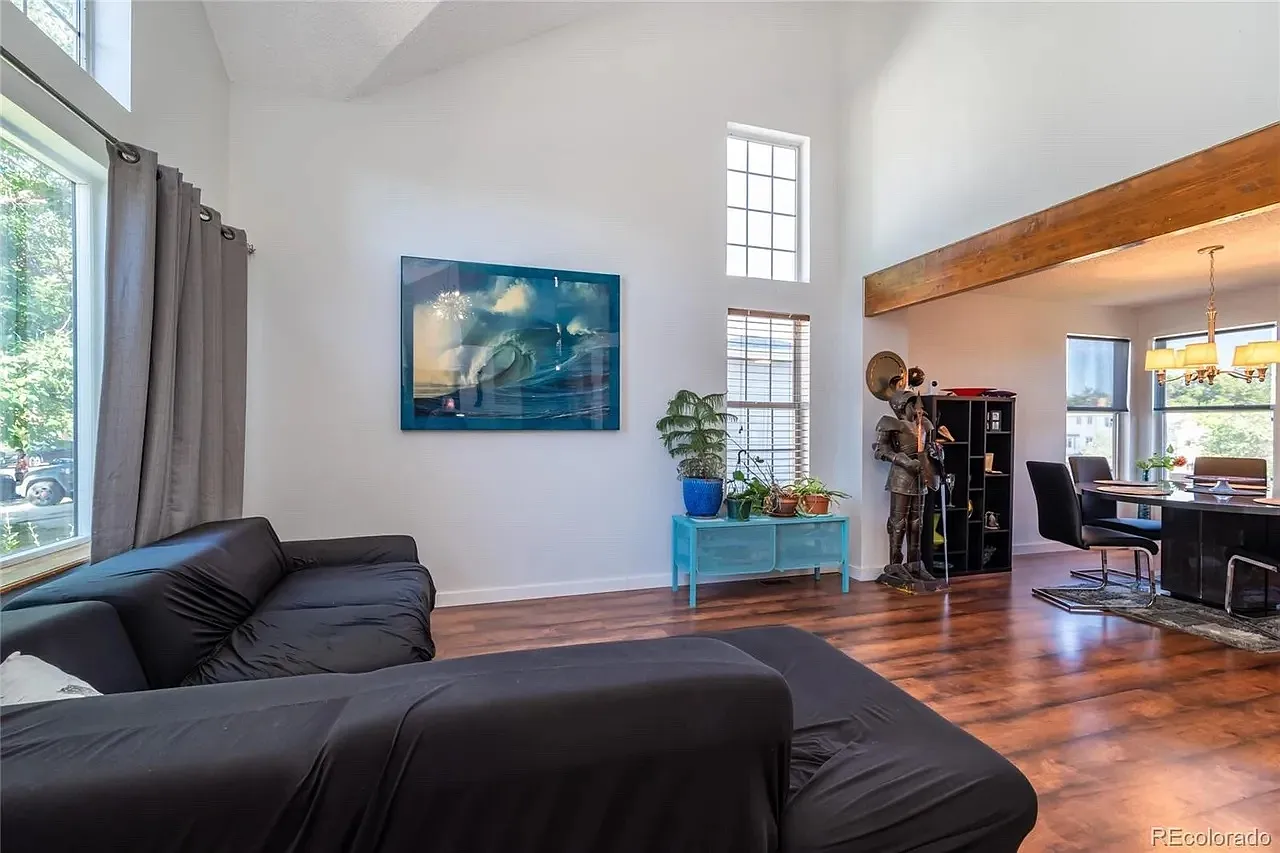 4 bed, 2552 sqft, $3,650 — Photo 3