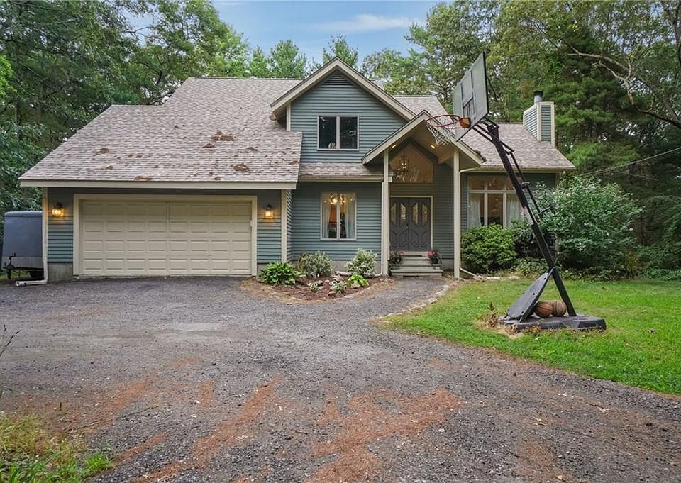1st image of 606 Hopkins Hill Rd