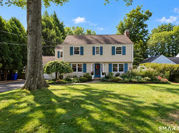 7 Braintree Drive, West Hartford, CT 06117