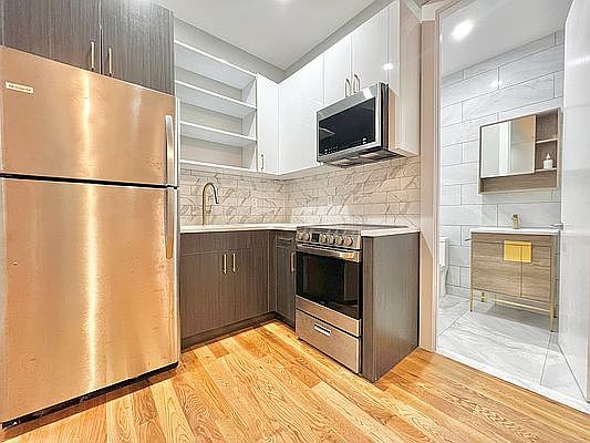 4th image of 115 Park Ave #2A