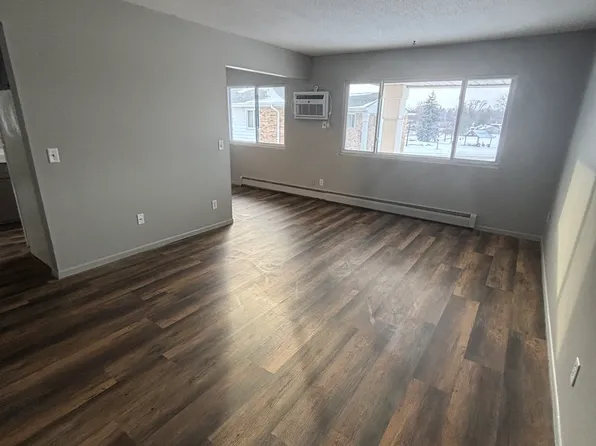 5910 W Broadway Ave, Minneapolis, MN