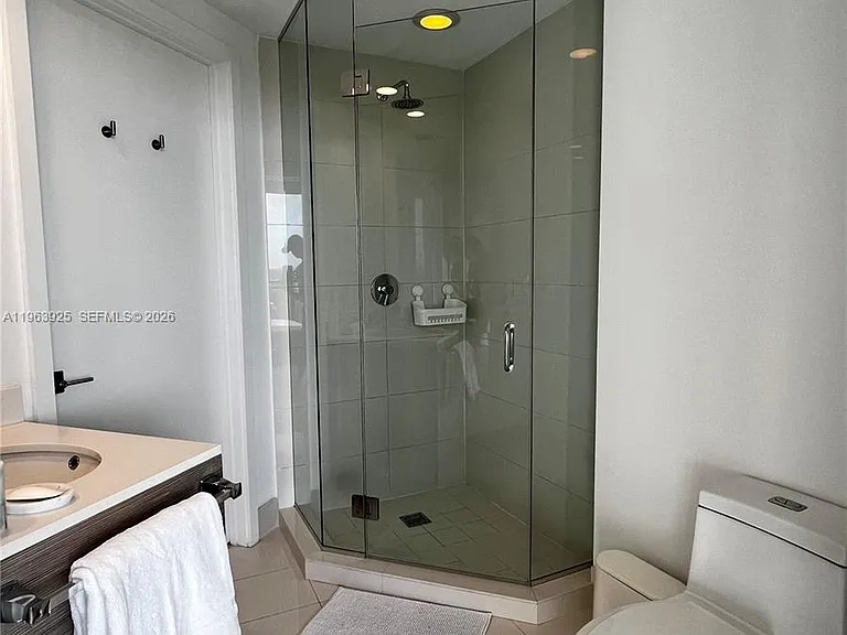 121 NE 34th St #1516 — Photo 9
