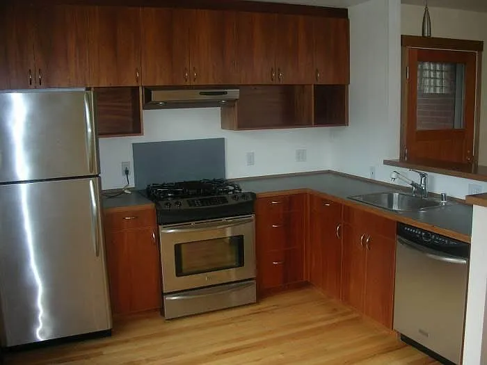 112 Florentia St — Photo 1