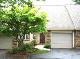 229 Willow Valley Dr, Lancaster, PA 17602