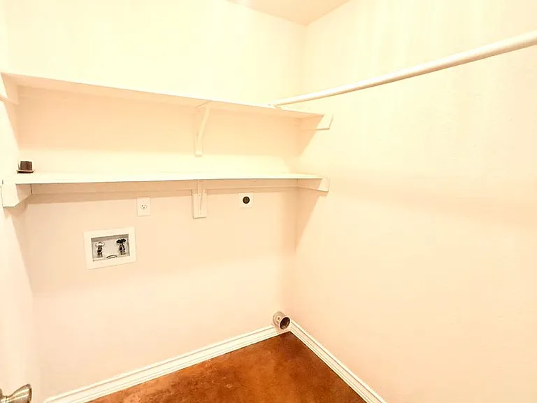 5 Chris St — Photo 10