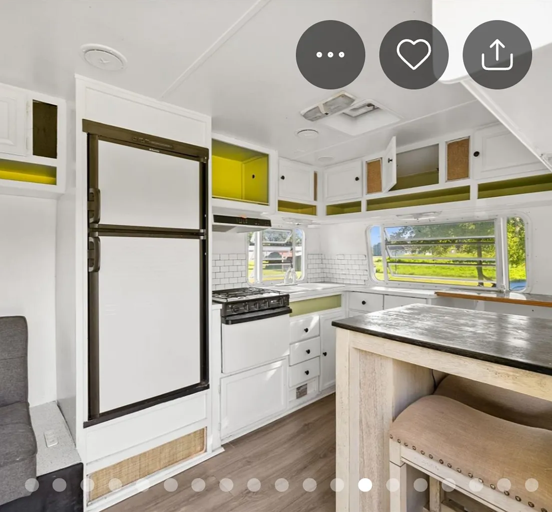 3 bed, 900 sqft, $899 — Photo 4