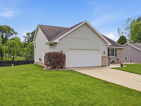 3rd image of 4383 Van Winkle Way