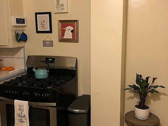 4th image of 1226 25th St APT B