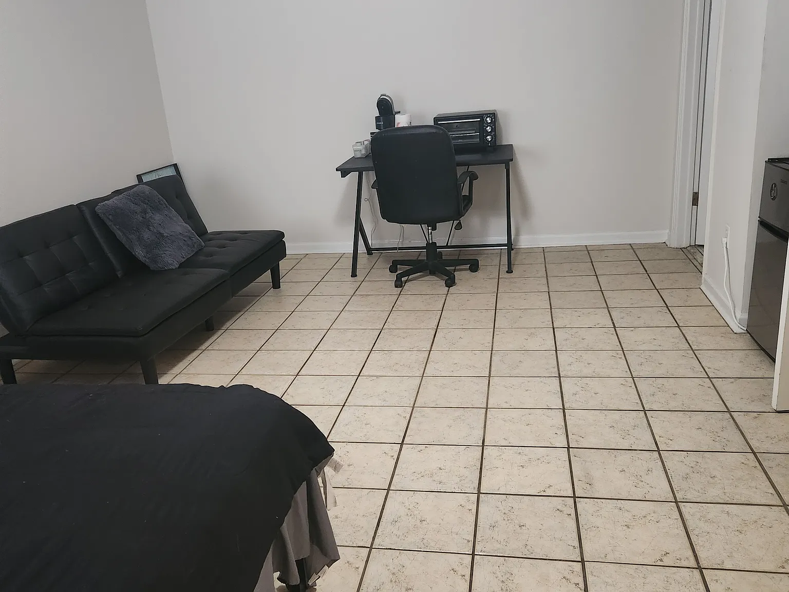 Studio, 300 sqft, $1,500 — Photo 2