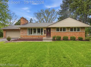 1546 S Milford Rd, Milford, MI 48381