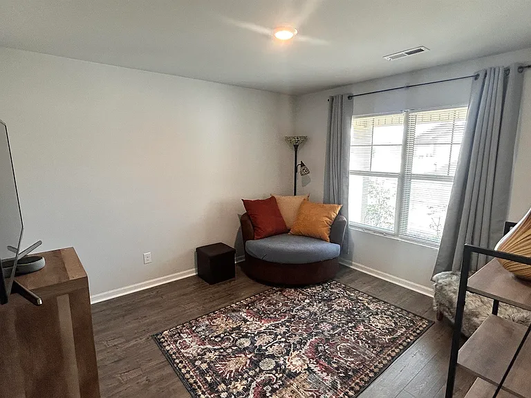174 Meadow Ridge Dr — Photo 3