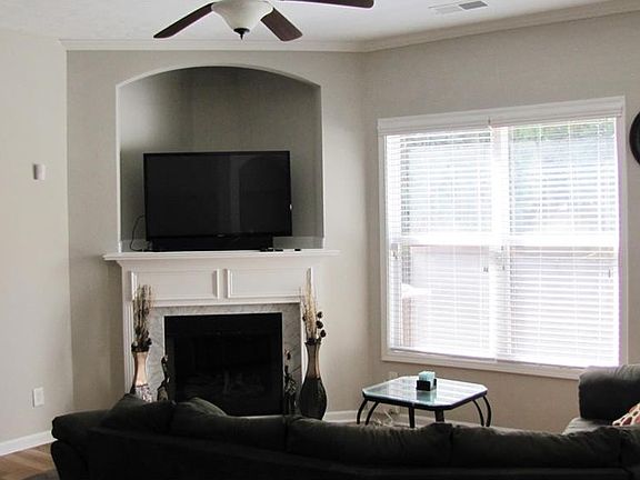 2nd image of 213 Green Bridge Ct