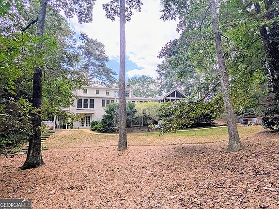 3rd image of 4220 Exeter Close NW