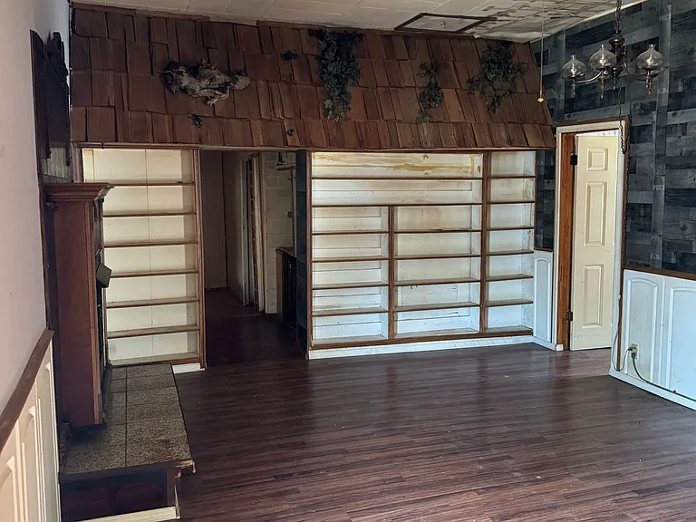 312 W Martin Ave — Photo 9