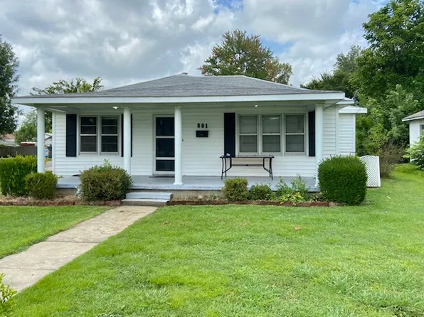 801 N Poplar St, Dexter, MO 63841