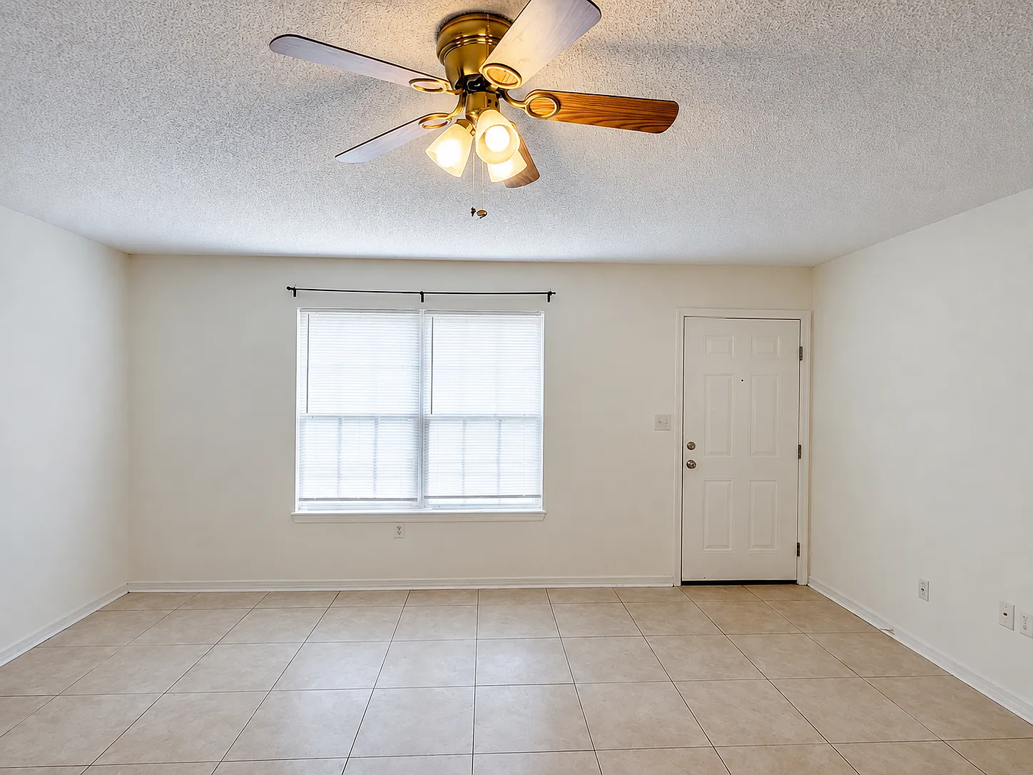 2 bed, 896 sqft, $1,250 — Photo 4