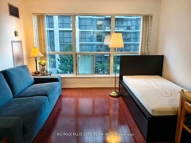 7 Carlton St #401 — Photo 3