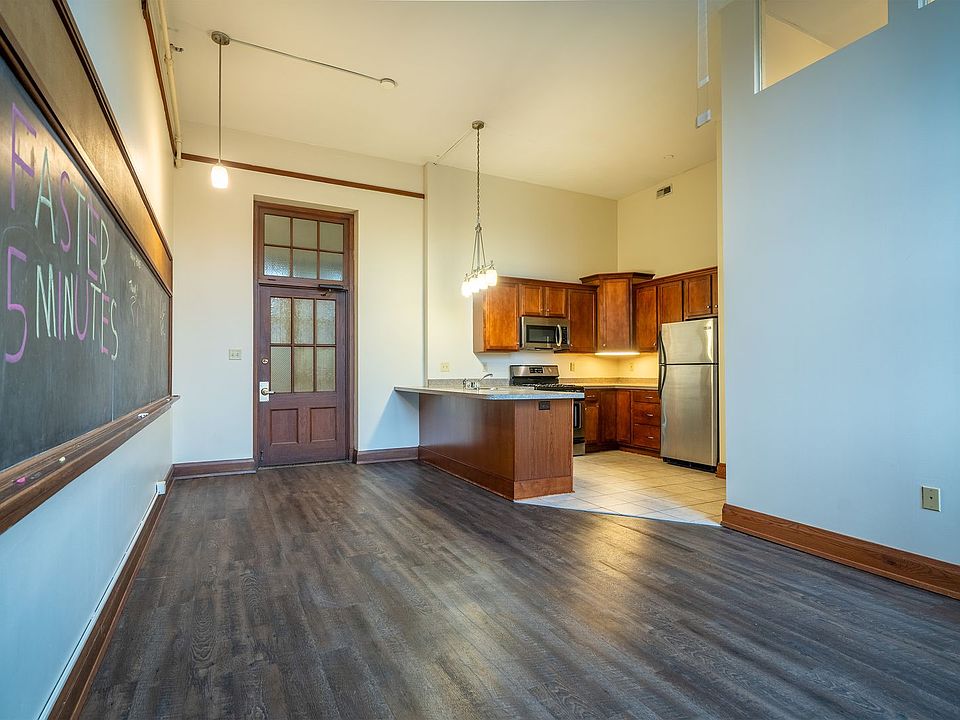1st image of 257 Lafayette Ave #319