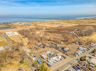 665 Center Ave, Belford, NJ 07718