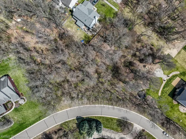 1533 Dakota Ct, Oxford, MI 48371