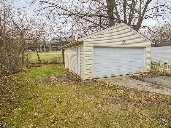 2nd image of 3780 Lowell Rd