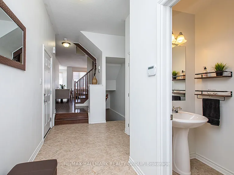 534 Rochefort Cir — Photo 4