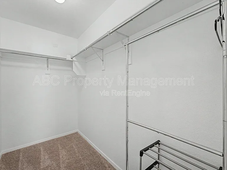946 E Sparrow Cir — Photo 14