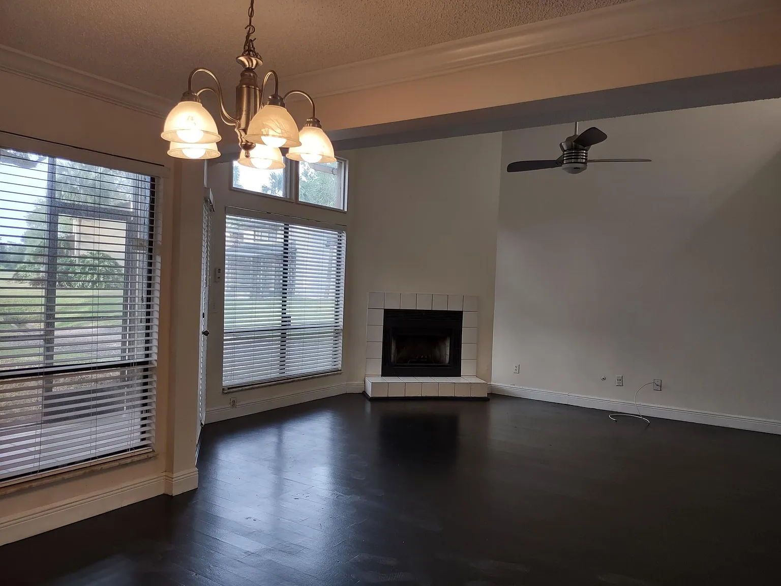 2 bed, 2.5 bath, 1564 sqft, $1,900 — Photo 4