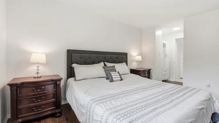 15004 Dufief Dr — Photo 15