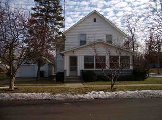 423 S Oakwood St, Angola, IN 46703