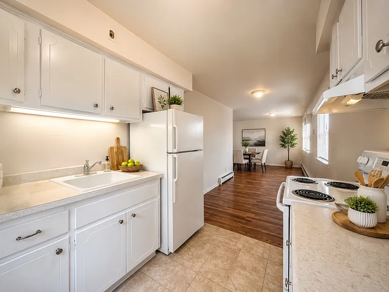 255 Schuyler Ave #7 — Photo 8