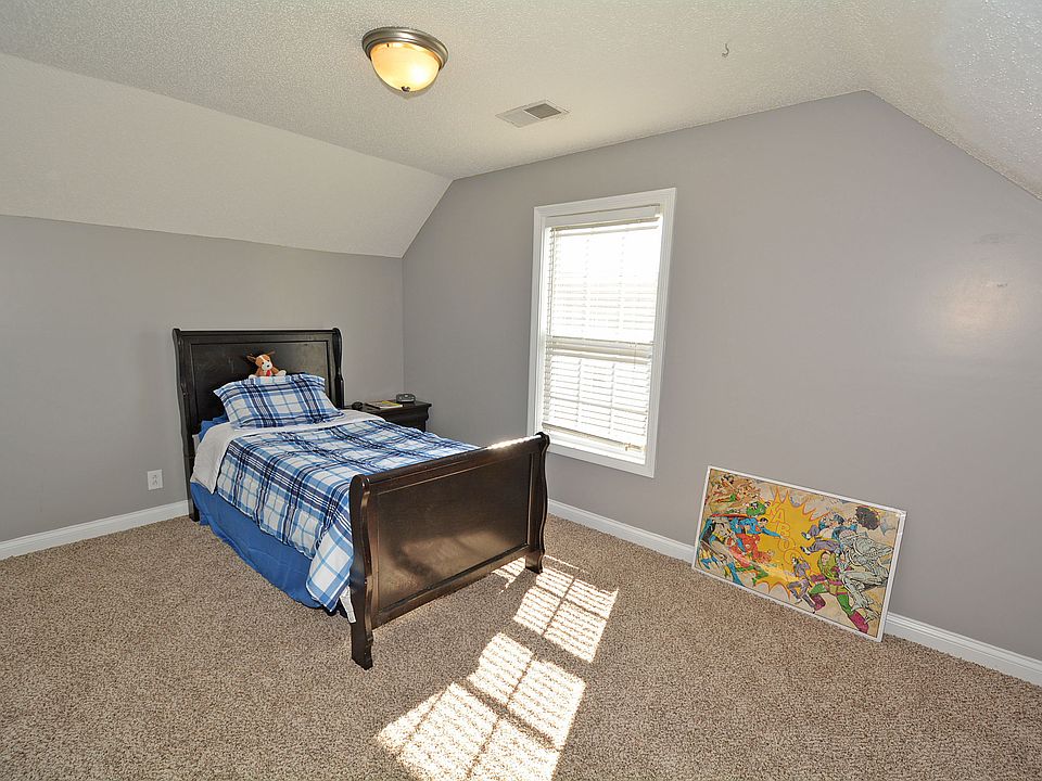 1st image of 709 Shamrock Ct