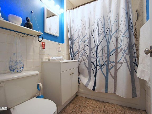 5th image of 417 W 48th St APT 1E