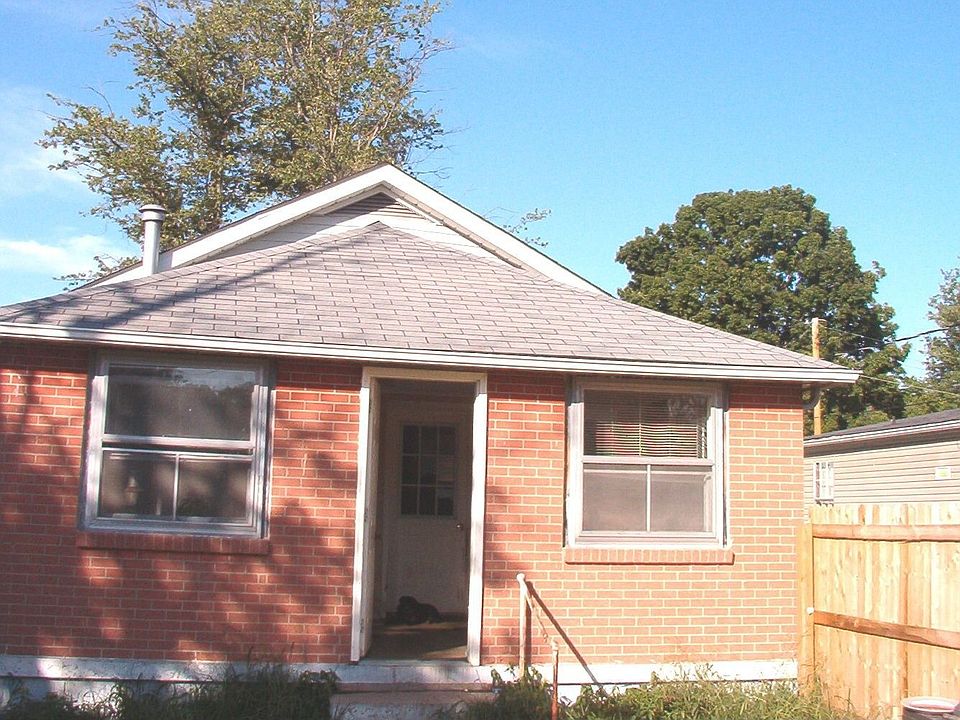 2nd image of 323 Stockwell St