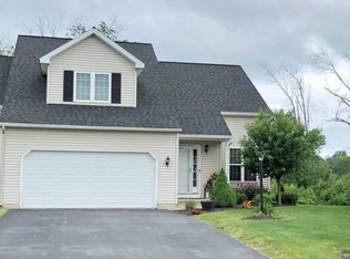 19C Pointe West Dr #C, Halfmoon, NY 12065