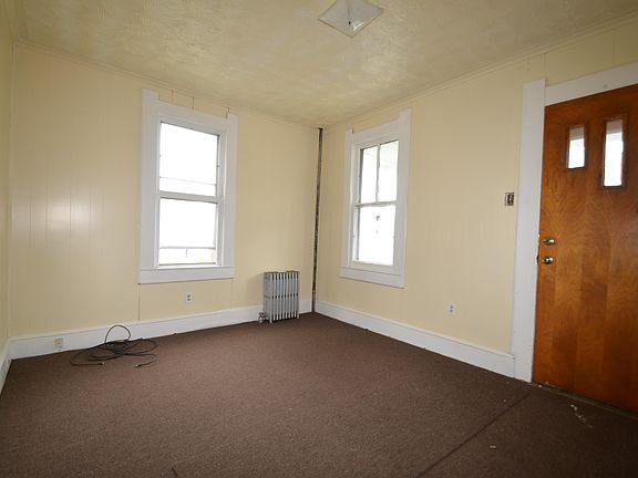 3rd image of 299 Lehigh St