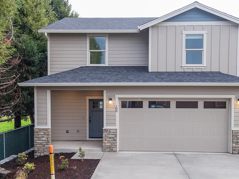 188 NE American Dr — Photo 1