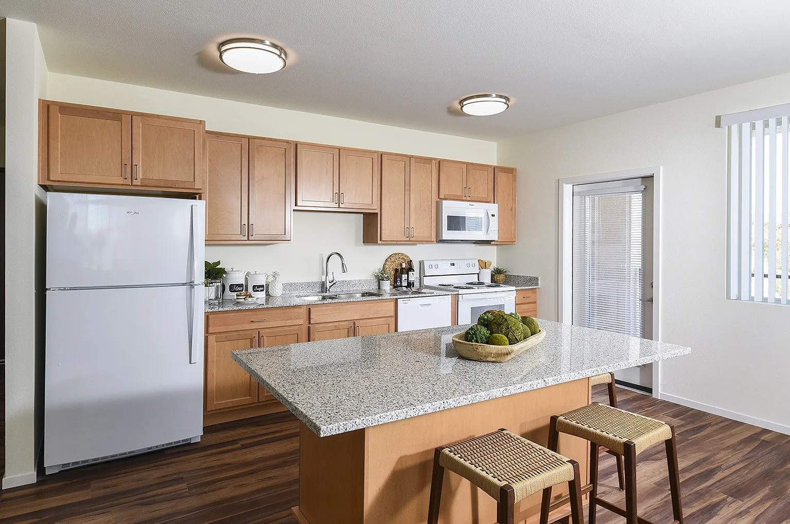Suncrest Vista at Canyon Trails 55+ Apartments — Photo 2