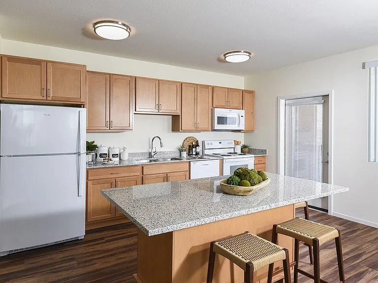 Suncrest Vista at Canyon Trails 55+ Apartments — Photo 26