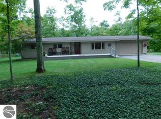 3189 W Trumbull Rd, Maple City, MI 49664