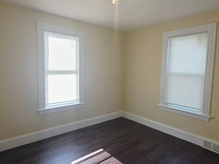 273 Brooks St — Photo 24